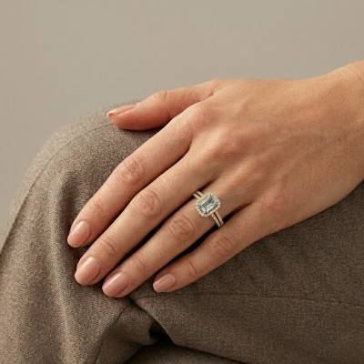 Bague Solitaire Accompagné Aigue-Marine & Halo de Diamants de Synthèse en Or Jaune 750, Taille 54 - Ocarat