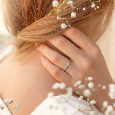 Alliance Jonc Diamant Rond 0,013 ct en Or Blanc 375, Largeur 2,00 mm - Fair'Belle