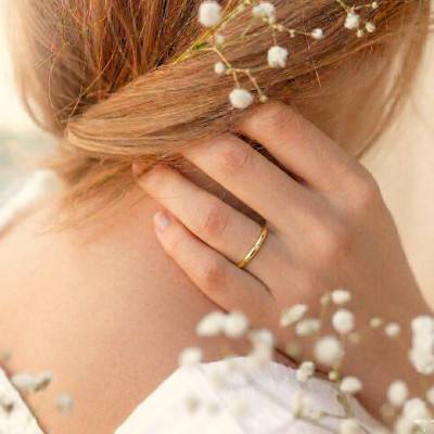 Alliance Jonc Diamant Rond 0,013 ct en Or Jaune 375, Largeur 2,00 mm - Fair'Belle