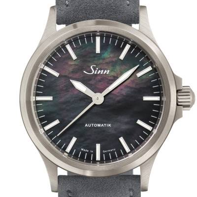 Montre 556 I Nacre Noir Bracelet Alcantara gris 556.0105 - Sinn