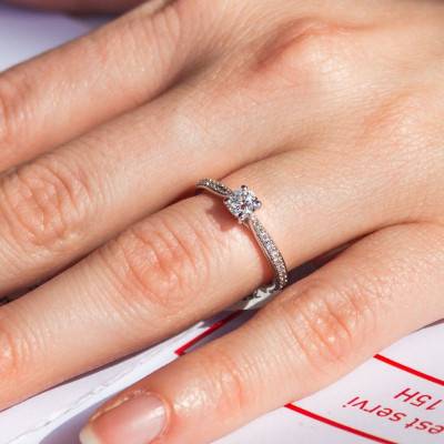 Bague Solitaire Accompagné Diamant 0,30 ct Alice en Or Blanc 750 - Alliantine