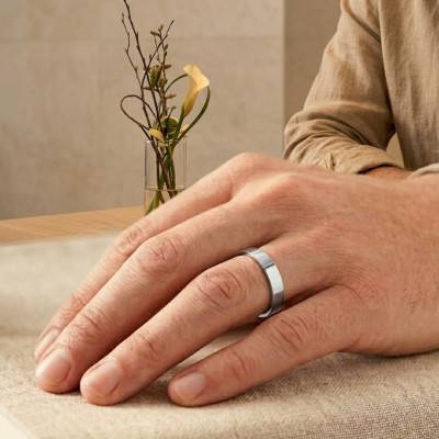 750/1000 White Gold Comfort Ribbon Wedding Ring, 4 mm Width - Amore