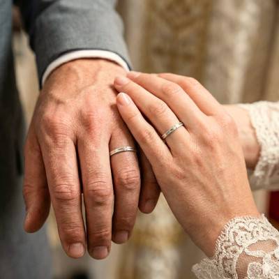 Alliance Ruban Plat Confort Rainurée et Diamant 0,01 ct en Or Blanc 750, Largeur 2,5 mm - Ocarat