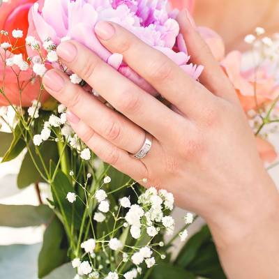 Standard Luminous 750/1000 White Gold and Diamond Wedding Ring - Juweel