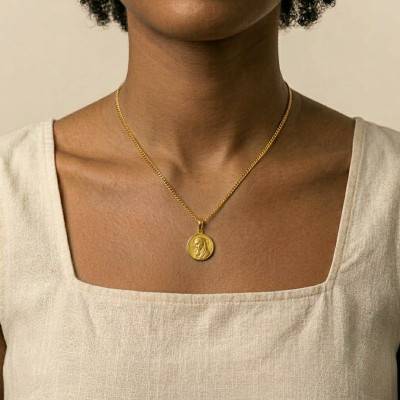 Médaille Vierge à l'Enfant en Or Jaune 375, Diamètre 16 ou 18 mm - Ocarat