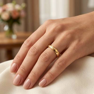 Alliance Demi-Bombée Rainurée Diamants 0,048 ct en Or Jaune 375, Largeur 3,5 mm - Fair'Belle
