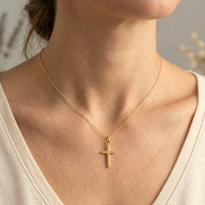 Croix Section Carrée en Or Jaune 375 ou 750, Dimension 13 x 28 mm - Emanessence