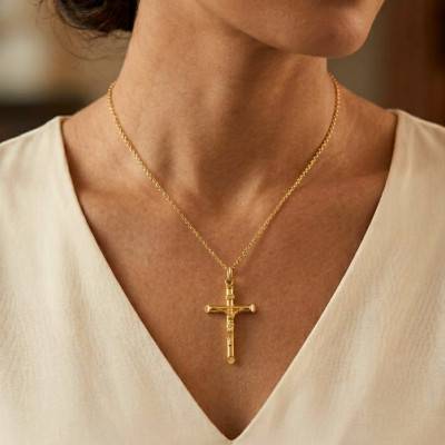 Croix Christ en Or Jaune 750, Dimension 21 x 40 cm - Emanessence