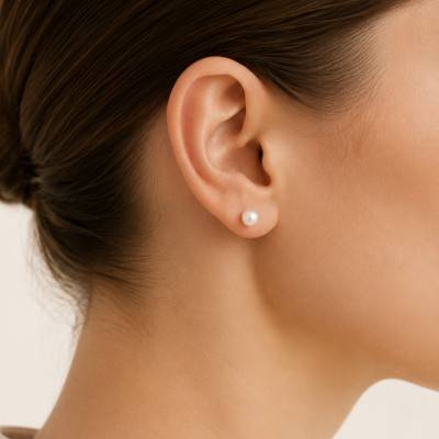 Boucles d'Oreilles Puces Perles d'Akoya Blanches en Or Jaune 750, Diamètre 5 mm - Schmittgall