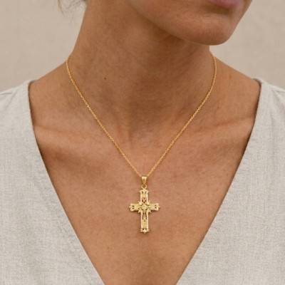 Croix Filigrane en Or Jaune 750, Dimension 19 x 29 mm - Lumiosa