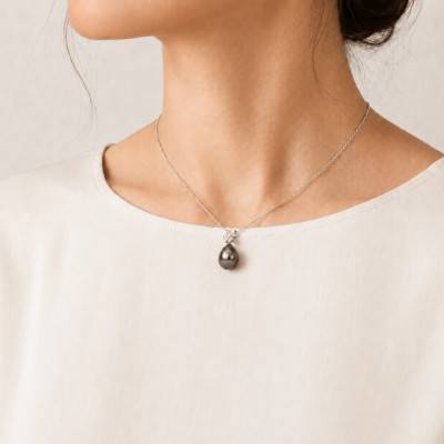 Collier Perle de Tahiti Noire & Diamants en Or Blanc 750, Longueur 42 cm Ajustable - Schmittgall