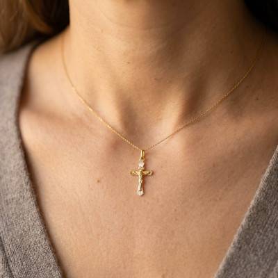 Croix Christ en Or Jaune 750, Dimension 13 x 21 mm - Emanessence