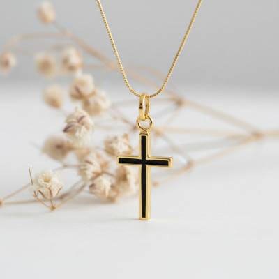 Pendentif Croix Laque Noire en Or Jaune 375 ou 750, Dimension 12 x 18 mm - Emanessence