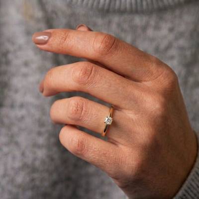 18K Yellow Gold Cushion Lab-Grown Diamond Solitaire Ring 0.50 ct - Amore