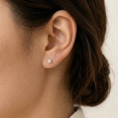 Boucles d'Oreilles Puces Perles d'Eau Douce Chine en Or Blanc 750, Diamètre 3 mm - Schmittgall