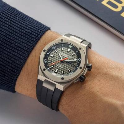 Montre Cap Camarat Auto Titane Diver Noir 1745TITICA - Herbelin
