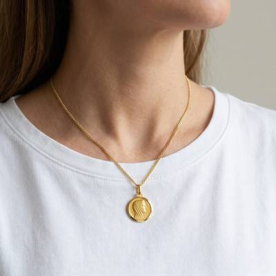 Médaille Ronde Vierge de Profil Or Jaune 375, Diamètre 17 mm - Emanessence