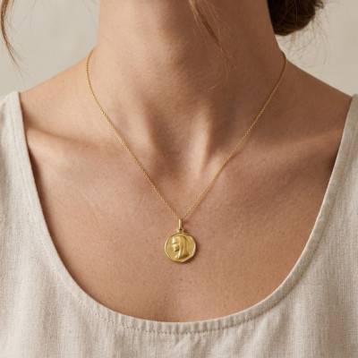 375/1000 Yellow Gold Virgin Mary Stamped Edge Medal, Diameter 16 mm - Argyor