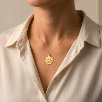 Médaille Ange Pensif Facettée en Or Jaune 375 ou 750, Diamètre 16 mm - Lumiosa