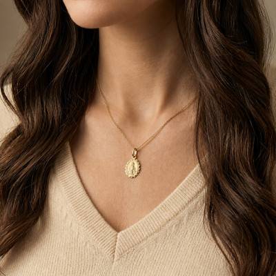 Médaille Ovale Vierge Miraculeuse Facettée en Or Jaune 375 ou 750, Dimension 12 x 9 mm - Lumiosa
