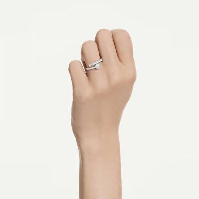 Bague Demi-tour Matrix en Métal Rhodié & Oxydes de Zirconium - 5753573 - Swarovski