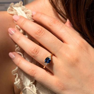 375 Yellow Gold Lab-Grown Sapphire & 0.10 ct Lab-Grown Diamond Shouldered Solitaire Ring - Aurora