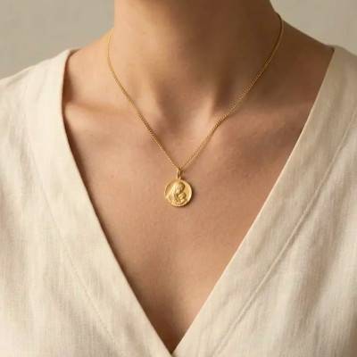 Médaille Ronde Vierge Maternité Or Jaune 750, Diamètre 15 mm à 25 mm - Becker