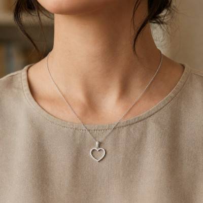 Pendentif Coeur en Or Blanc 375 & Serti Diamants 0,12 ct HSI - Emanessence