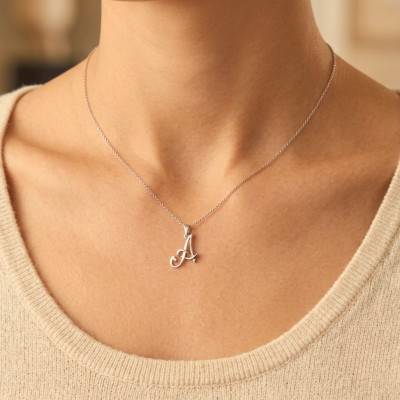 Pendentif Lettre en Or Blanc 375 & Diamant 0,04 ct HSI - Emanessence