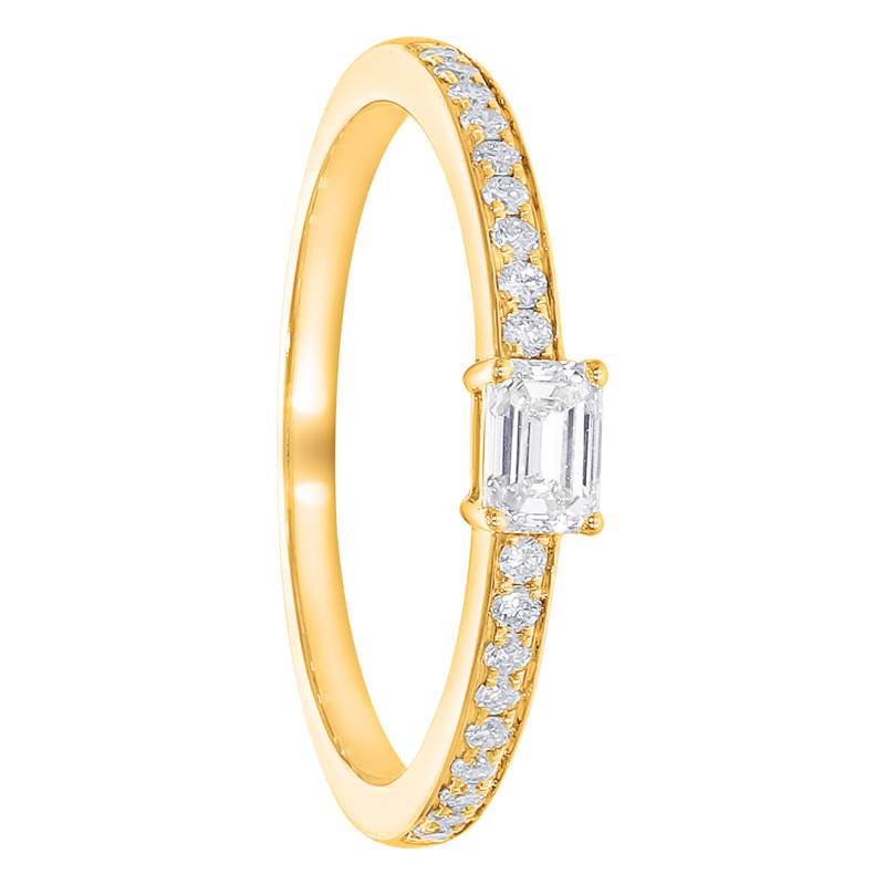 Bague Solitaire Taille Émeraude Accompagné en Or Jaune 750 & Diamants de Synthèse 0,39 ct - Amore