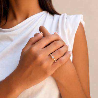 750/1000 Yellow Gold & Lab-Grown Diamond Round Crossover Solitaire with Accents Ring 0.43 ct - Amore