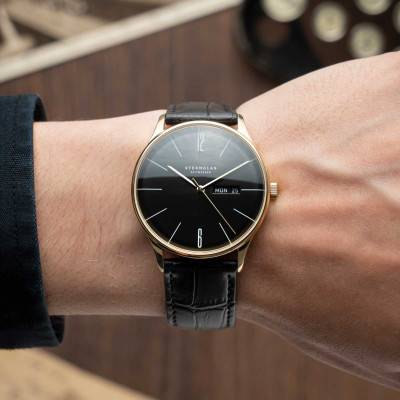 Montre Berlin Piano Black Gold S01-BE04-HE03 - Sternglas