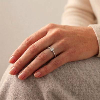 Bague Solitaire Diamant de Synthèse Forme Émeraude 1,00 ct en Or Blanc 750 - Amore