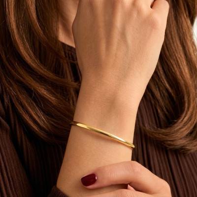 Hollow 375/1000 Yellow Gold Bangle Bracelet, 65 mm Diameter, Width 2 mm to 4 mm - Emanessence