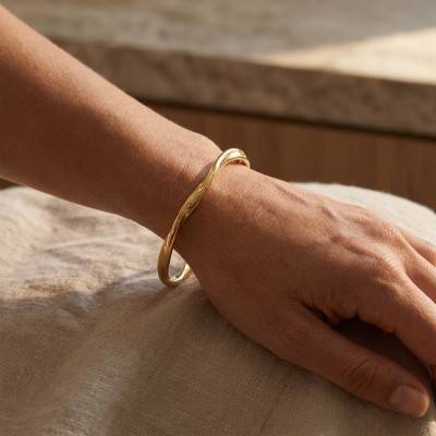 Bracelet Jonc Ovale Tube Organique en Or Jaune 375, Diamètre 60 mm, Largeur 3 mm - Emanessence