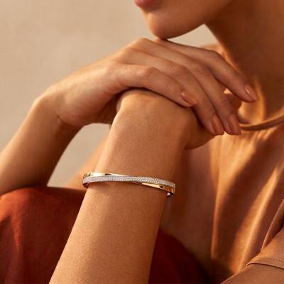 Bracelet Jonc Ouvrant Croisé Oxydes de Zirconium en Plaqué Or & Métal Rhodié, Dimensions 58 x 48 mm - Naïades