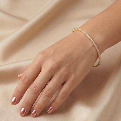 Bracelet Jonc Ouvrant 43 Diamants Naturels 0,56 ct en Or Jaune 750, Dimensions 48 x 58 mm - Diamond Lady