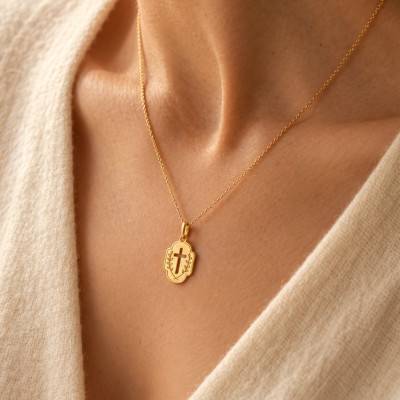 Openwork Cross 375/1000 Yellow Gold Plaque Pendant - Lumiosa