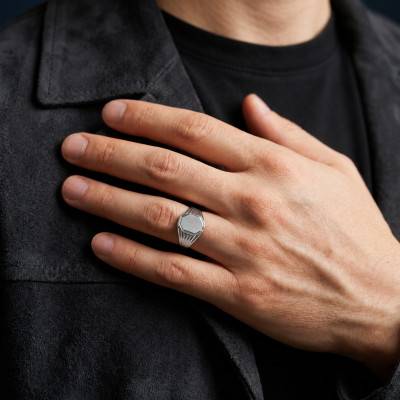 750/1000 White Gold Octagonal Signet Ring, 11 x 13 mm - Imperium