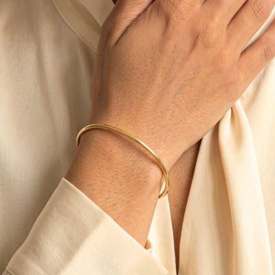 375 Yellow Gold Domed Tube Bangle Bracelet, 60 mm Diameter, 3 mm Width - Emanessence