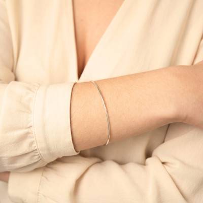 Bracelet Jonc Fil Rond Massif en Or Blanc 750, Diamètre 55 mm, Largeur de 1 mm à 2,05 mm - Emanessence