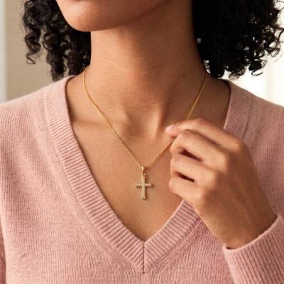 Pendentif Croix en Or Jaune 375 & Oxydes de Zirconium, Dimension 22 x 16 mm - Lumiosa