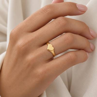 925 Sterling Silver Yellow Gold-Plated Heart Signet Ring - Emanessence