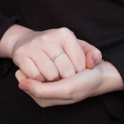 Alliance Ruban Standard Cordélia en Platine 950 & Demi-Rail de Diamants 0,20 ct - Alliantine