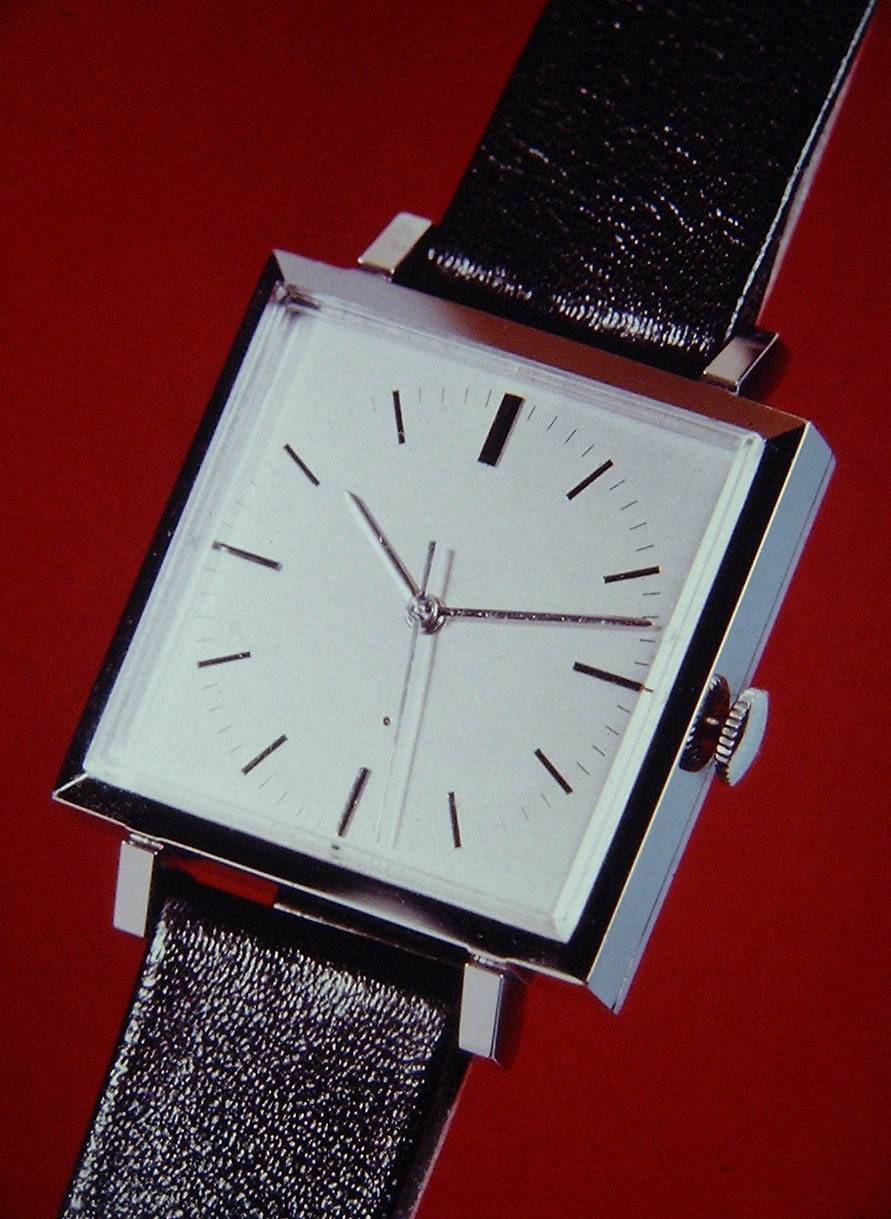 Montre prototype équipée du mouvement à quartz Bêta 1 (Source : Wikimedia)