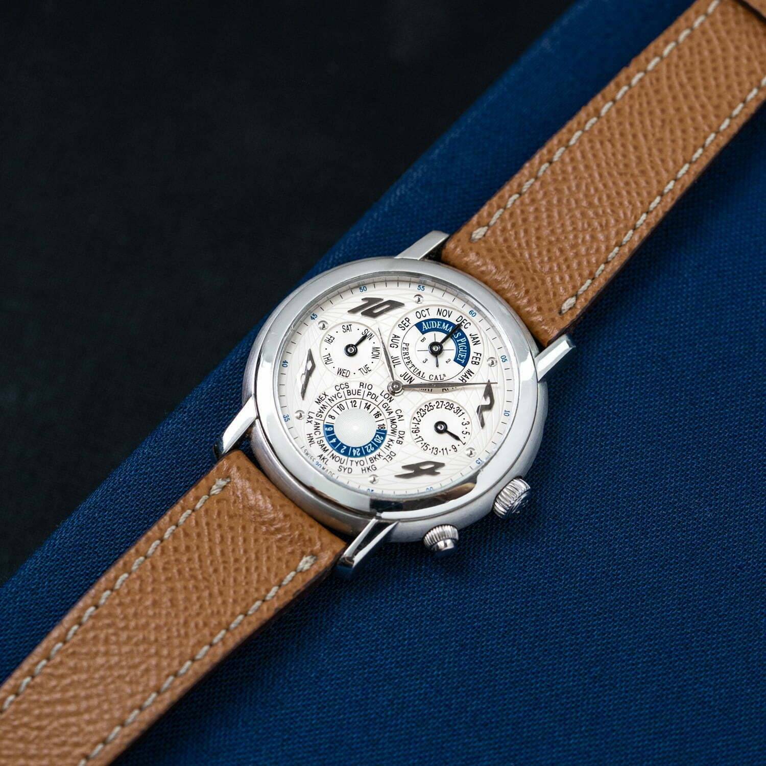 Audemars Piguet Metropolis, 2004 (Source : Amsterdam Vintage Watches)