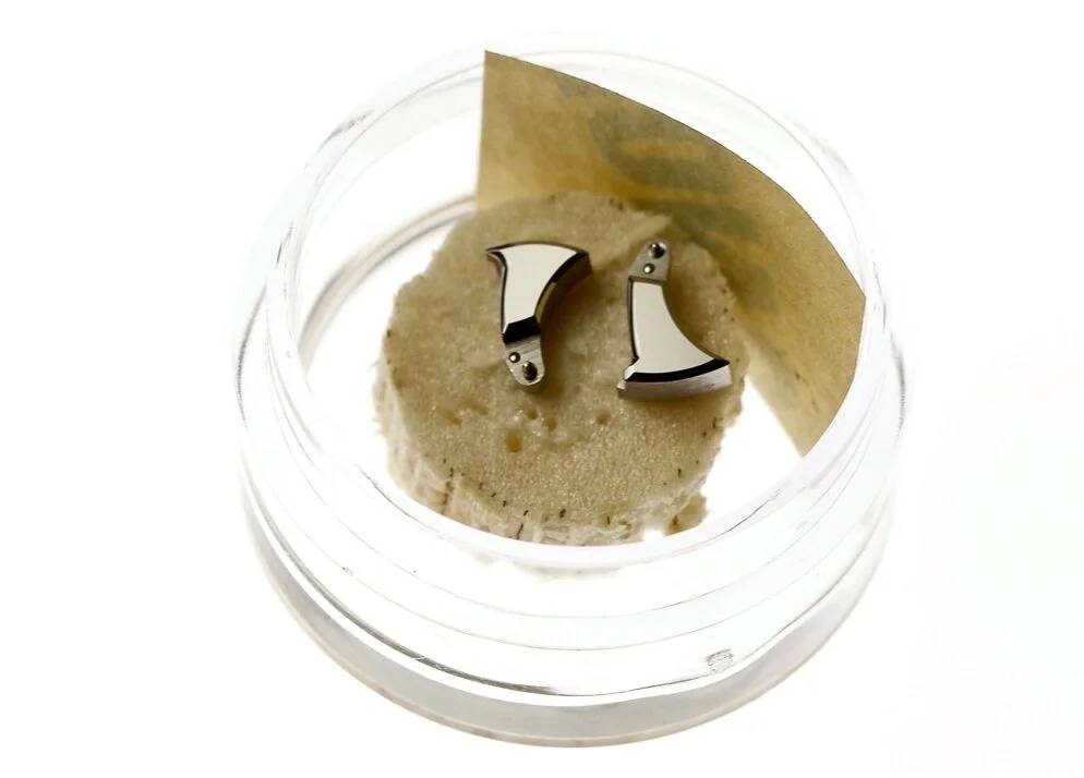 Marteaux d'une montre à répétition minutes (Source : The Naked Watchmaker)