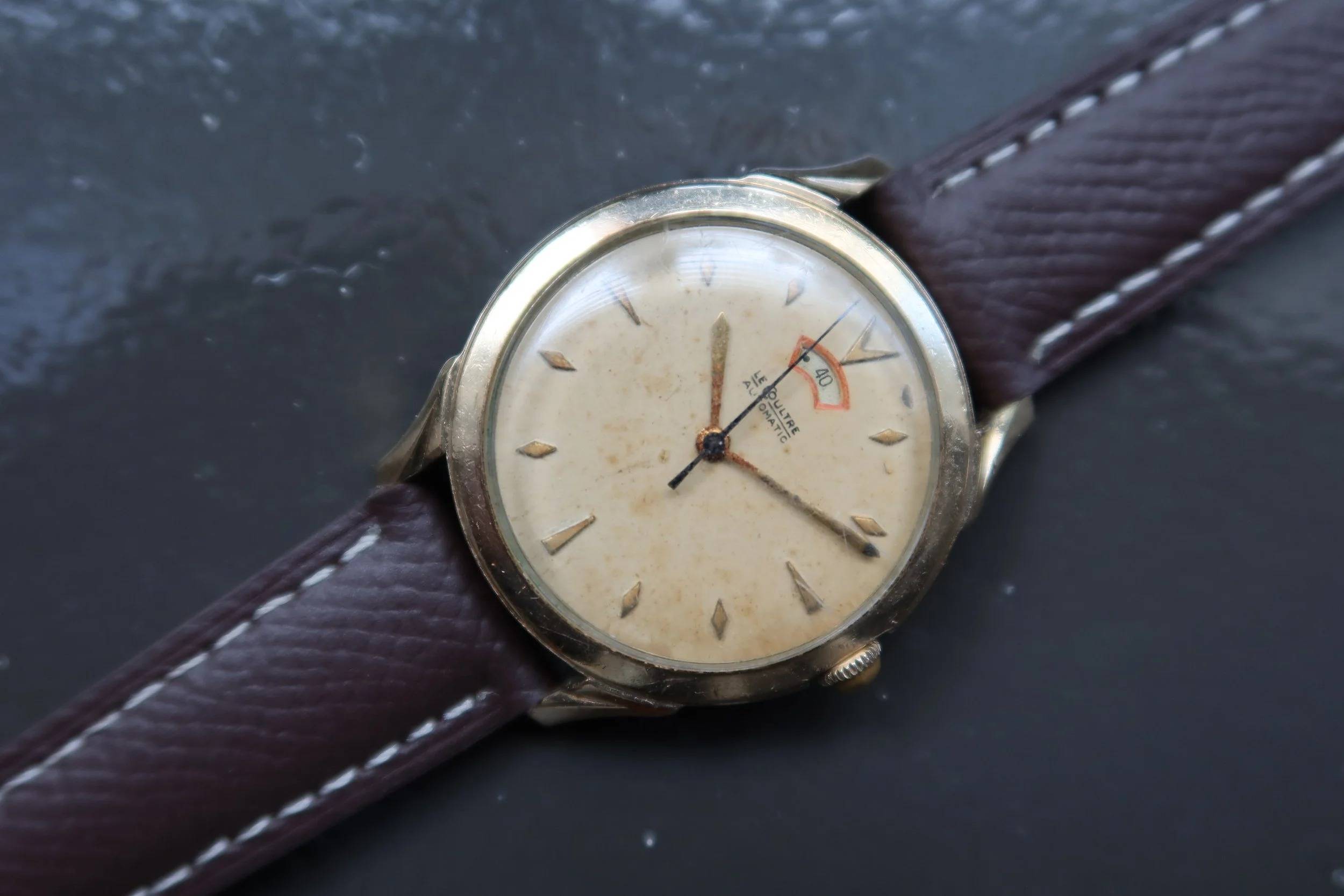 Montre LeCoultre réf. 8986, circa 1957 (Source : Life on the Wrist)