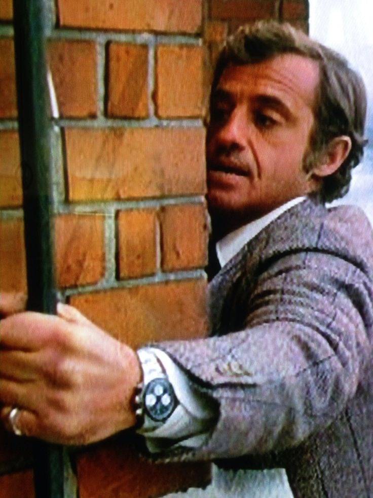 Jean-Paul Belmondo portant une Rolex Daytona 6263 dans Peur sur la ville, 1975 (Source : Phi£ - Pinterest)