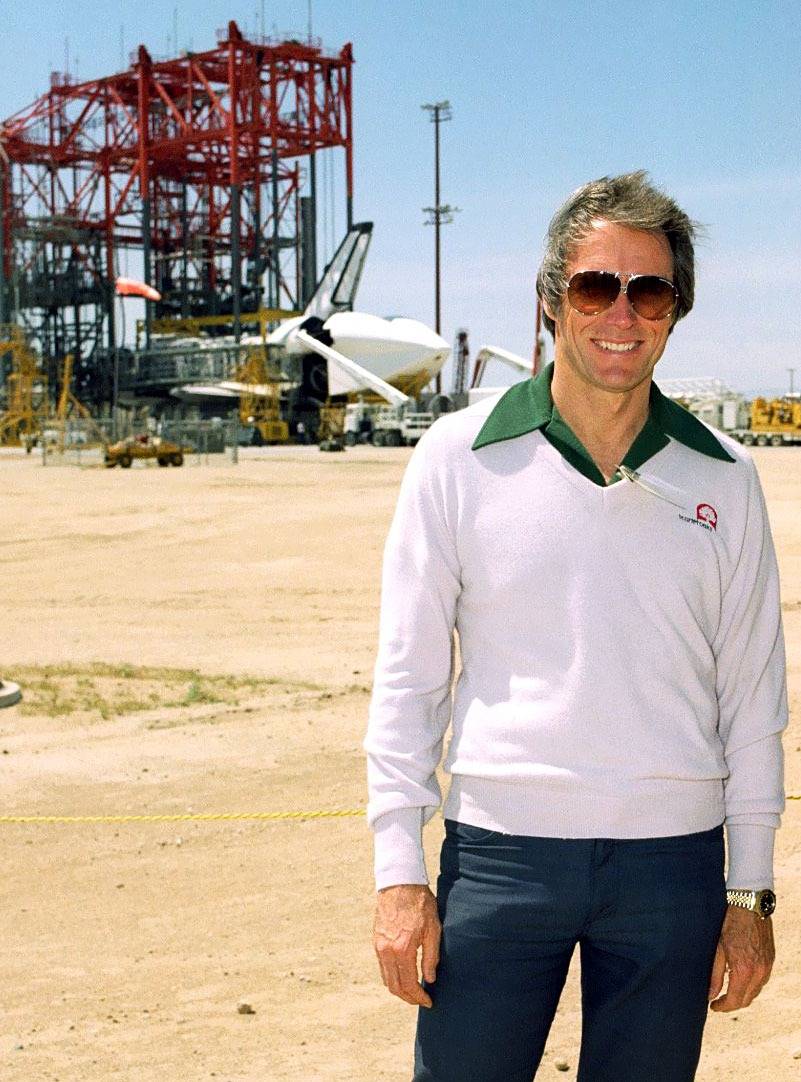 Clint Eastwood portant une Rolex GMT-Master 16753 (Source : Rolex Magazine)